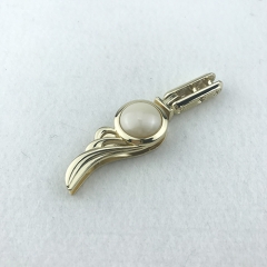 Handbag Strap Connectors Feather-Shape Large Pearl Decorative Bag Clip