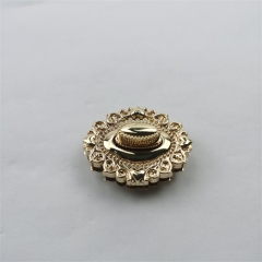 46mm Custom Light Gold Oval Flower Lock