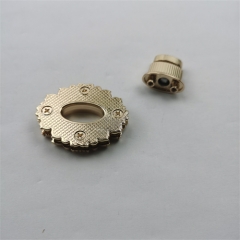 46mm Custom Light Gold Oval Flower Lock