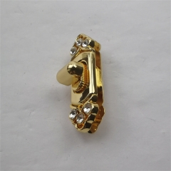 Golden Diamond Twist Lock