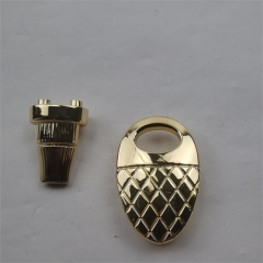 23mm Golden Oval Twist Lock